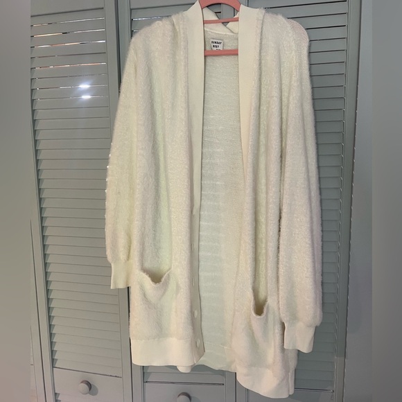 Aritzia Sunday Best Kitten Cardigan - Picture 4 of 8